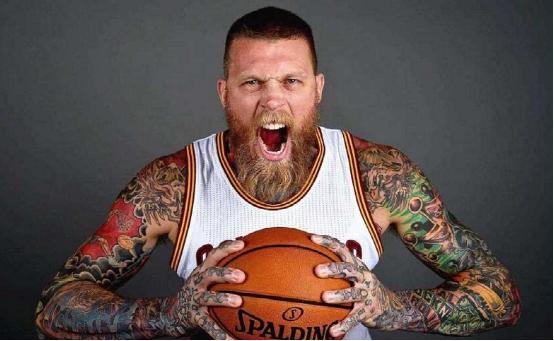 nba球星纹身代表什么意思,詹姆斯左手臂纹身