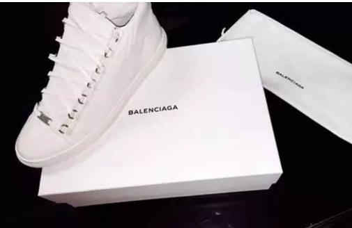 教你正确清洗小白鞋的方法,耐克皮质小白鞋怎么清洗