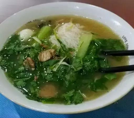 一个老外说要在1年内吃遍中国，结果5年了，还在新乡