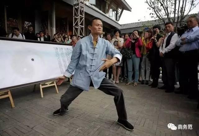 看男人的鞋就能猜出他的心思？范主：吓得我赶紧原地脱鞋！