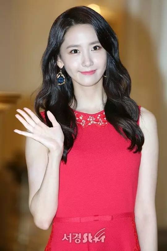 一周爱豆穿衣榜｜款爷DIY服装SWAG满分卡皇时髦翻天允儿小公主