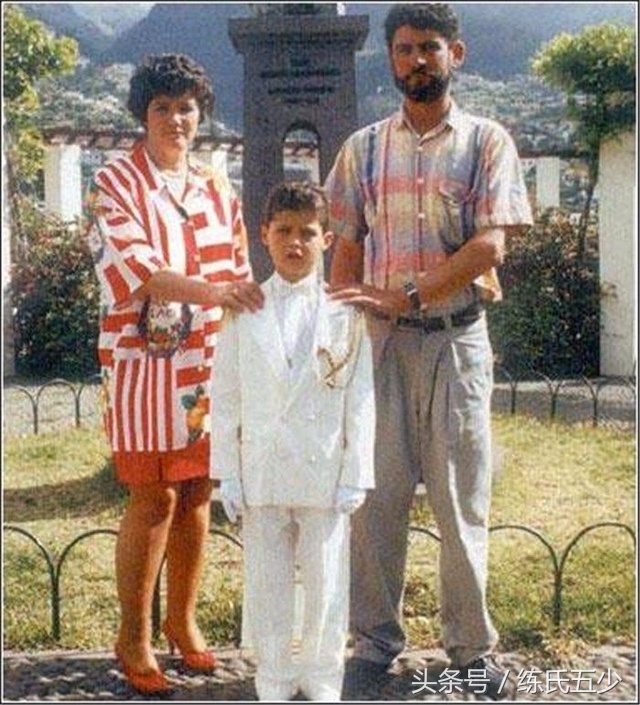 C罗，从一无所有的贫困少年到名满天下的世界足坛第一人的艰辛励志路：莫欺少年穷，苦难只会让我更强大