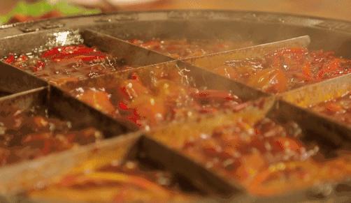 九宫格火锅吃饭,九宫格火锅好吃吗