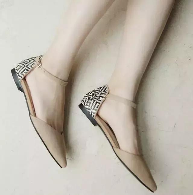 高能少年团杨紫奚梦瑶周冬雨出场,周冬雨奚梦瑶vogue对比