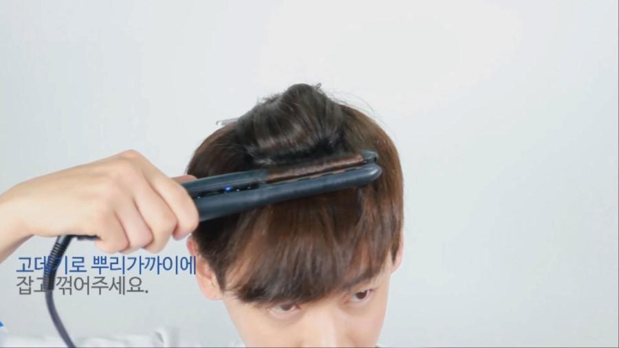 起床之后头发扁塌塌的，一点都不有型，今天教大家一个三分钟就能完美拯救的方法