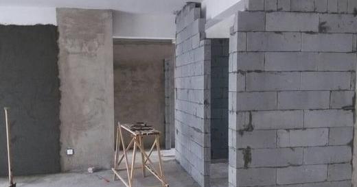 室内砌墙用红砖好还是轻质砖好？老师傅的一席话，后悔我家装早了！