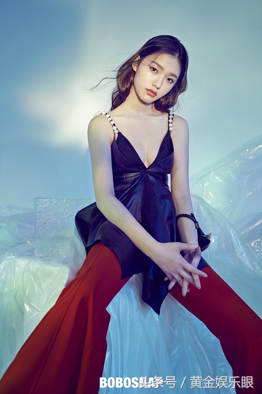 最会花钱的女明星，300块钱穿出过万元的感觉，腿超美