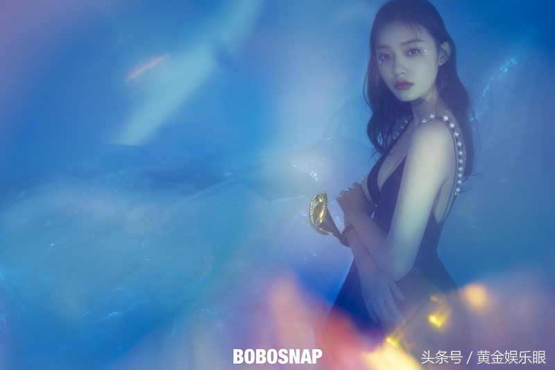 最会花钱的女明星，300块钱穿出过万元的感觉，腿超美