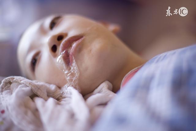 癫痫发病后头痛吃什么药,癫痫发作后头痛呕吐发烧