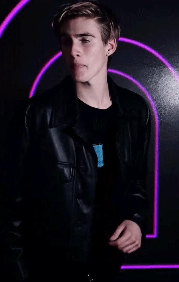 fendi芬迪刺绣小怪兽,fendi联名艺术家