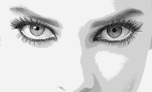 教你一招让眼睛变大的方法,用这个方法让你的眼睛暂时变大