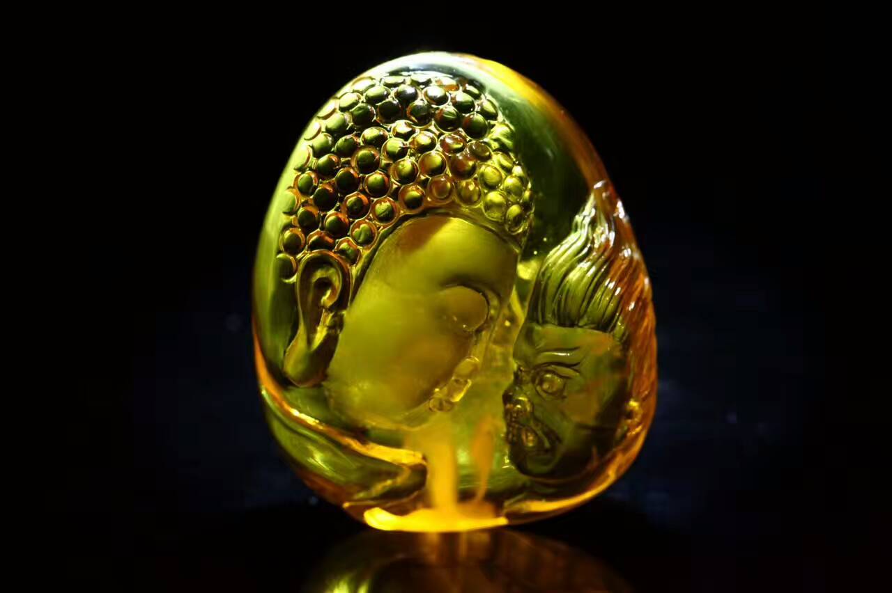 玩蜜蜡的生肖,玩蜜蜡的男人是什么样的人