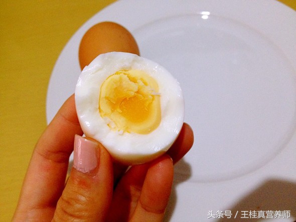 胆囊有问题为什么不能吃蛋黄,胆囊出问题了不能喝酒吗