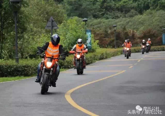 15款ktm690试驾,试驾KTM690Duke