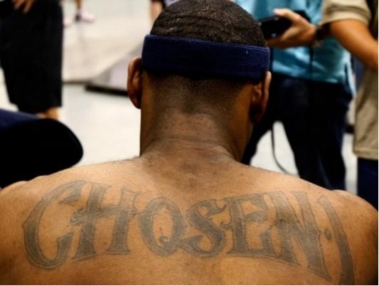 nba球星纹身代表什么意思,詹姆斯左手臂纹身