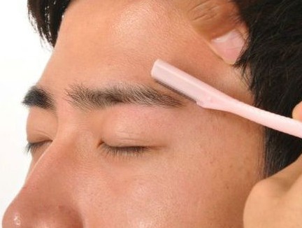 男生能修眉毛么,男生修眉一般去哪里修