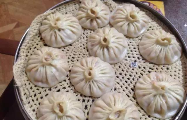 一个老外说要在1年内吃遍中国，结果5年了，还在新乡