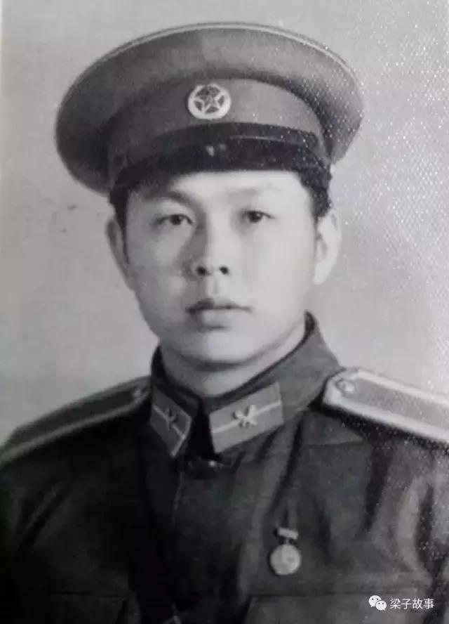 中国男儿只手撑天空翻译,中国男儿只手撑天空