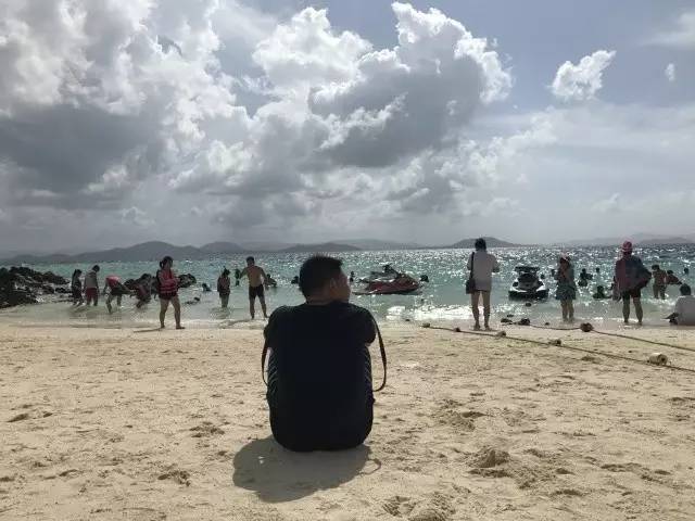 小奋青和小胖妹蜜月旅行普吉岛-美食购物篇终极