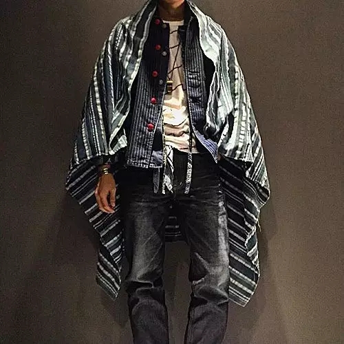 一把伞卖10万天价,一把伞卖七十万块