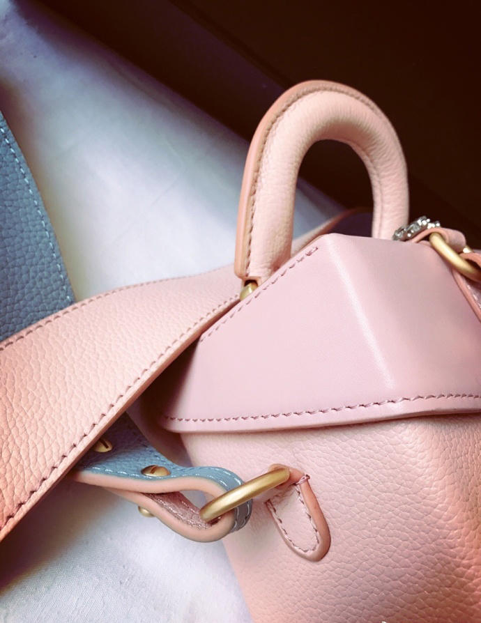 谁劝我都不好使，今夏就爱相机包！