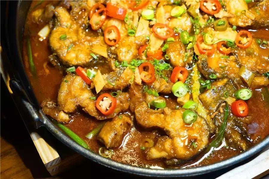 蒙眼用剪刀做面,服了!这么牛X的店居然系佛山的10年老字号!东家好吃才是硬道理!