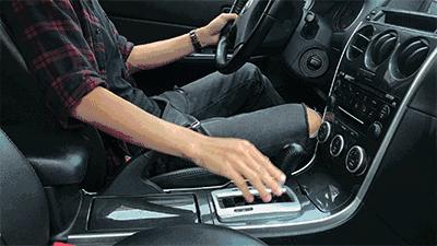 王思聪那辆红色的豪车是什么,王思聪的豪宅豪车游艇私人飞机