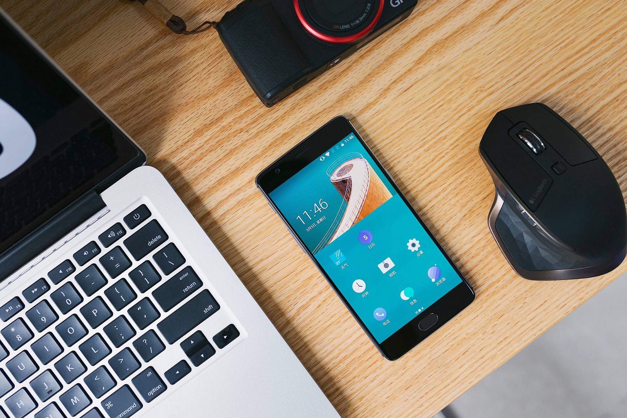 一张有味的书桌会成为你一个寂静的港湾