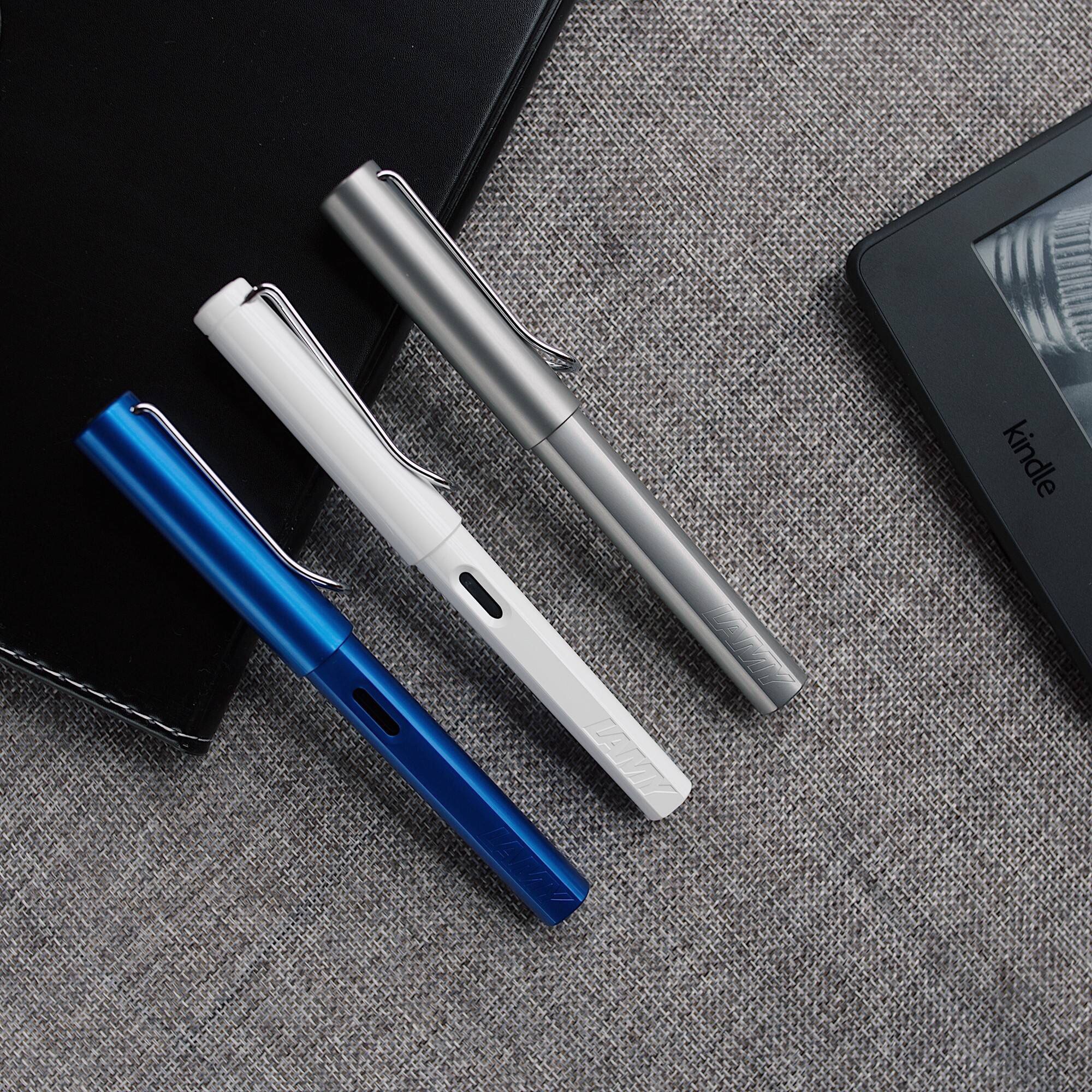 一张有味的书桌会成为你一个寂静的港湾