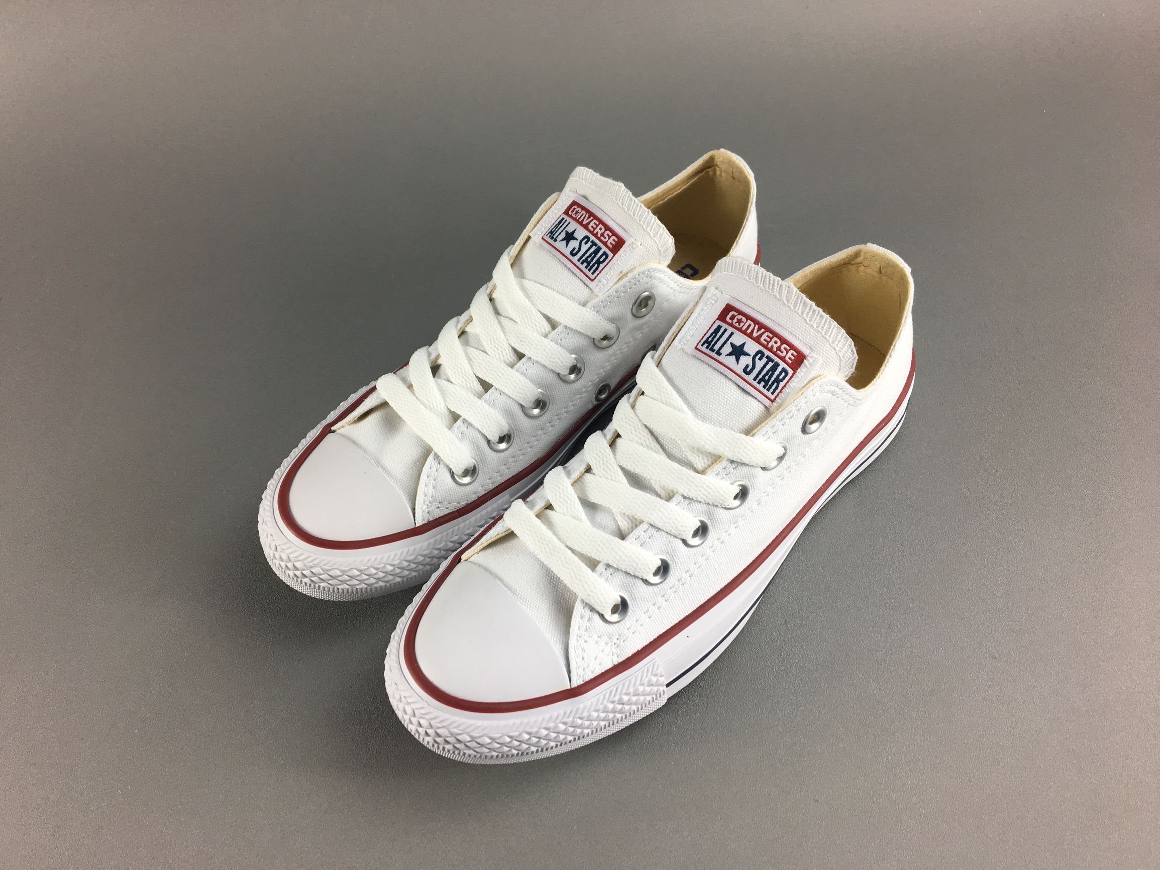 淘宝上的鞋是真的还是假的,淘宝同一个鞋款却不同的价钱