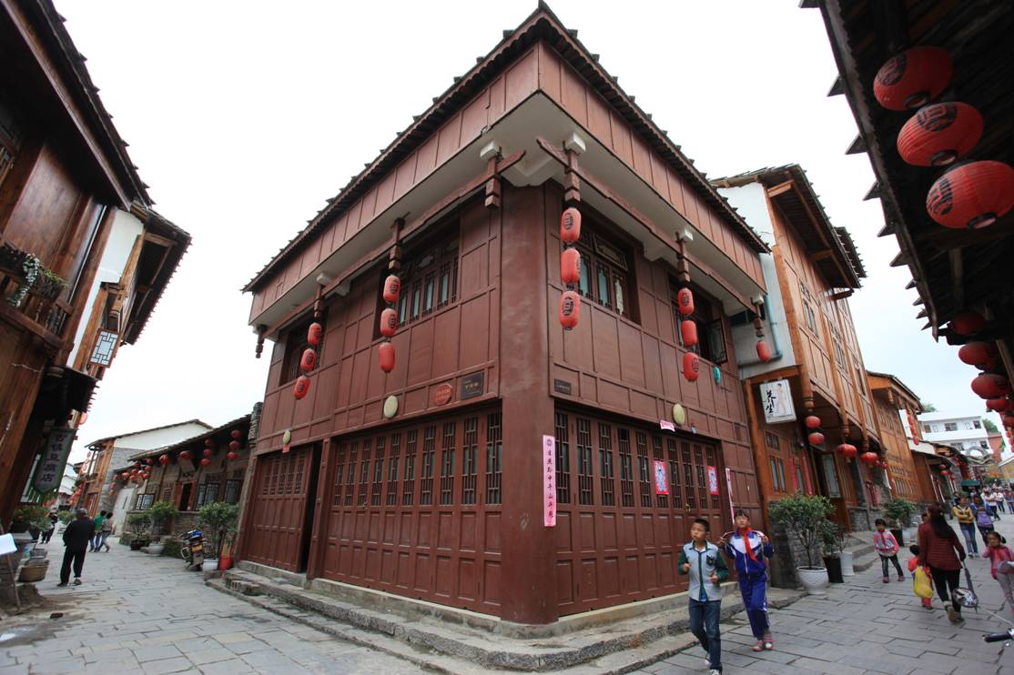 看看如今旧州镇终于找到了历史上夜郎自大的底气