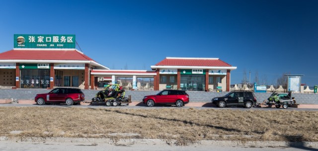 路虎揽胜运动版越野性能测试,2022款路虎揽胜运动深度测评