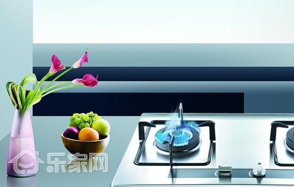 燃气灶做饭做一半突然熄火了,厨房灶具一直打火然后熄火怎么办