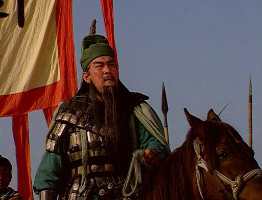 一把青龙偃月刀,胯下赤兔马,也是古代*男美**子的他妻子是谁