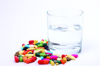 18岁女孩吃两种感冒药死亡!去药店买药,导购不会告诉你这些