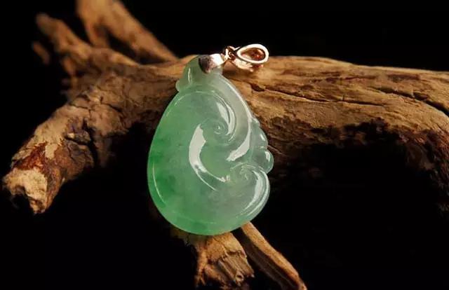 拿走不谢：熟用三十六计，教你买翡翠时如何砍价！