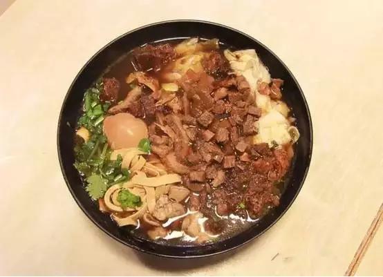 带朋友吃饭去哪里吃最好,出去吃什么面条好吃