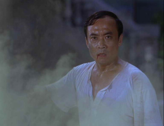 他是周星驰的*用御**龙套，老婆捧红了范冰冰，儿子居然是90后影帝