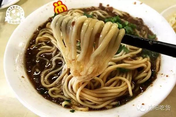 一碗老汤牛肉面两个鸡蛋,老汤豆腐面