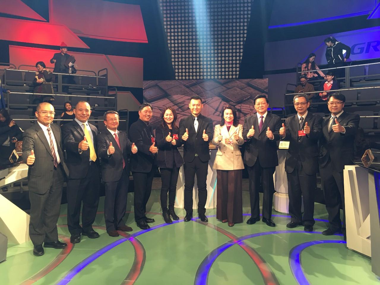 胡一虎：我虽二，做人实|橙人访谈