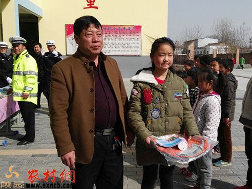 临渭交警大队交斜中队执勤,临渭交警大队交斜中队电话