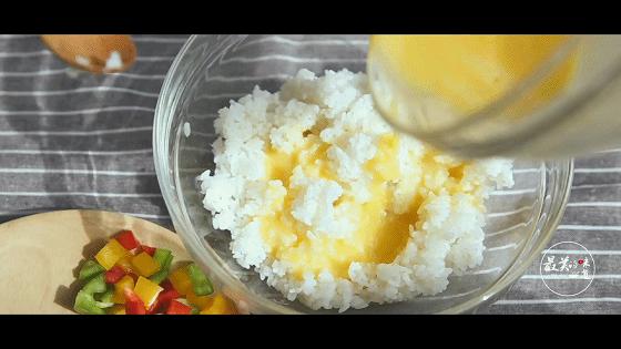 黄金虾仁炒饭视频,黄金虾仁炒饭