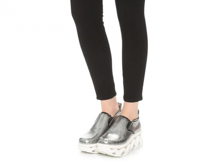 开春败物该买啥？陈妍希、刘诗诗、李小冉独家爆料自己的第一件早春单品！