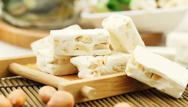 办公室必备的小零食攻略 (办公室零食10大必买攻略)