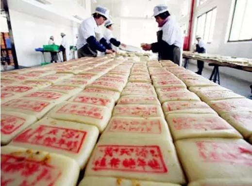 把所有美食都吃完,把所有的美食吃完