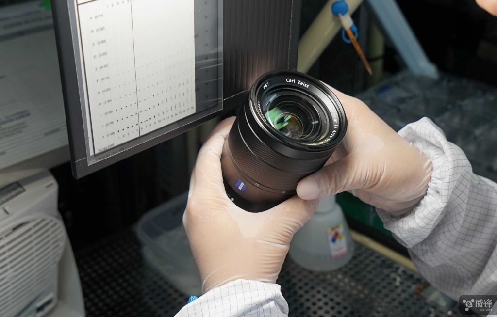 诺基亚用蔡司镜头还是蔡司认证的,蔡司什么意思