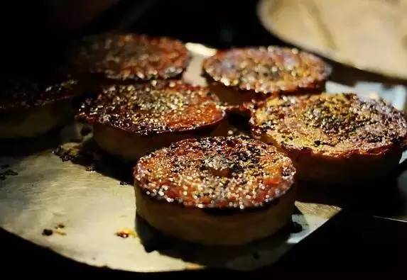 把所有美食都吃完,把所有的美食吃完