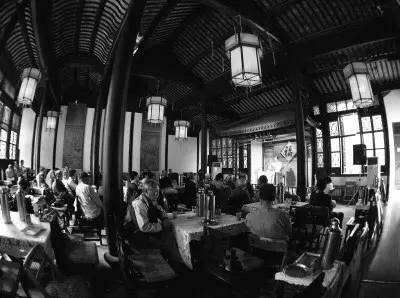 把所有美食都吃完,把所有的美食吃完