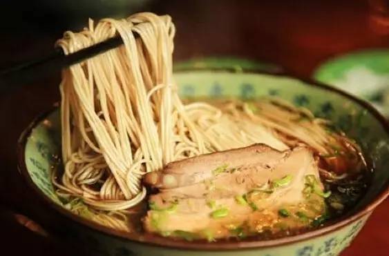 把所有美食都吃完,把所有的美食吃完