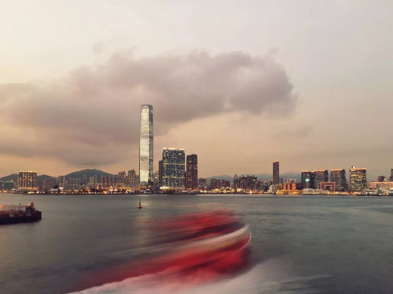 手机拍的香港夜景图片,手机拍摄香港照片